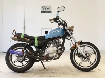 Suzuki GN125H