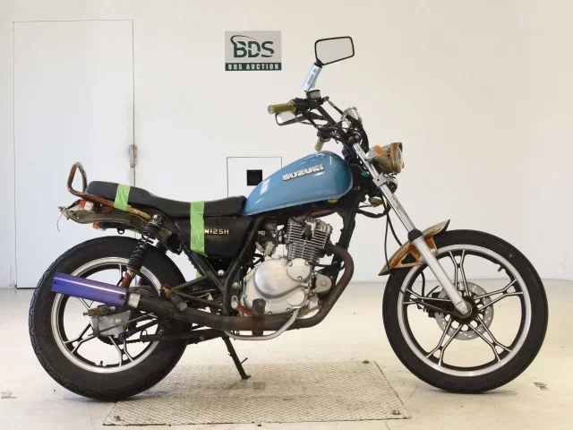 Suzuki GN125H