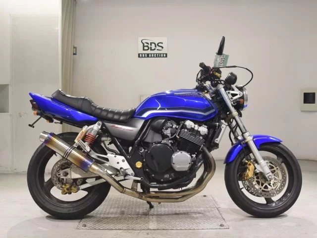 Honda CB400SFV-1 лот № 7525 оценка 4  с аукциона в Японии