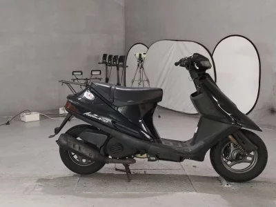 Suzuki ADDRESS V100