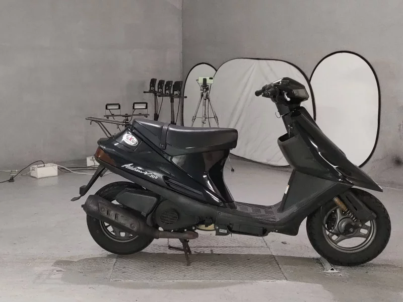 Suzuki ADDRESS V100