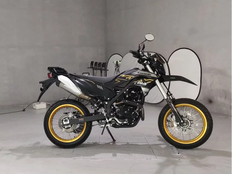 Kawasaki KLX230SM лот № 8225 оценка 4  с аукциона в Японии