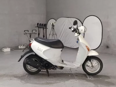 Suzuki LET S4