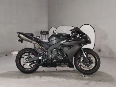 Yamaha YZF-R1