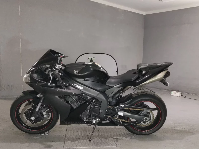 Yamaha YZF-R1
