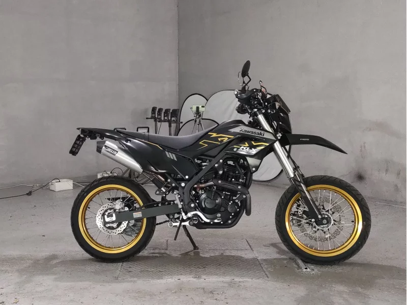 Kawasaki KLX230SM лот № 8347 оценка 4  с аукциона в Японии