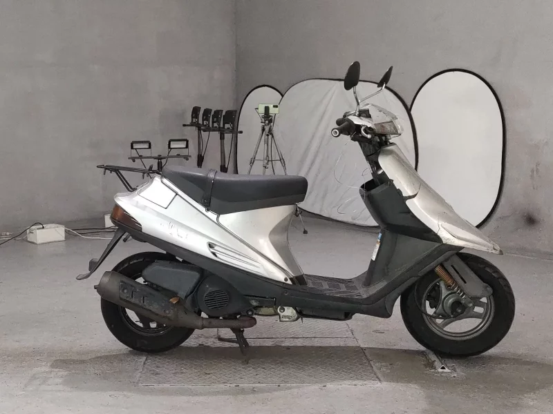 Suzuki ADDRESS V100