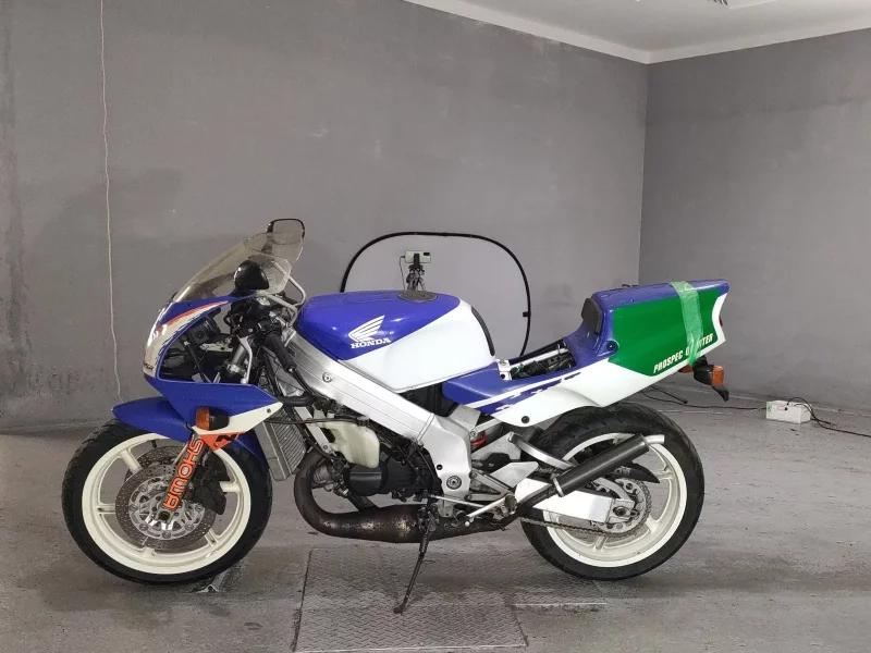 Honda NSR250R-1