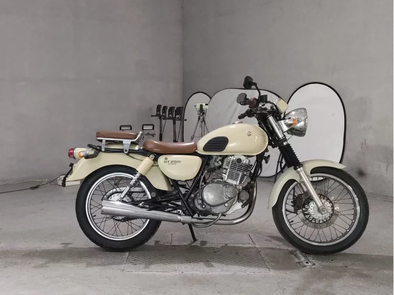 Suzuki ST250E