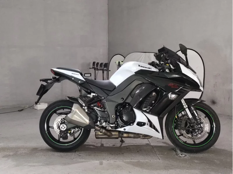 Kawasaki NINJA1000 лот № 7777 оценка 4  с аукциона в Японии
