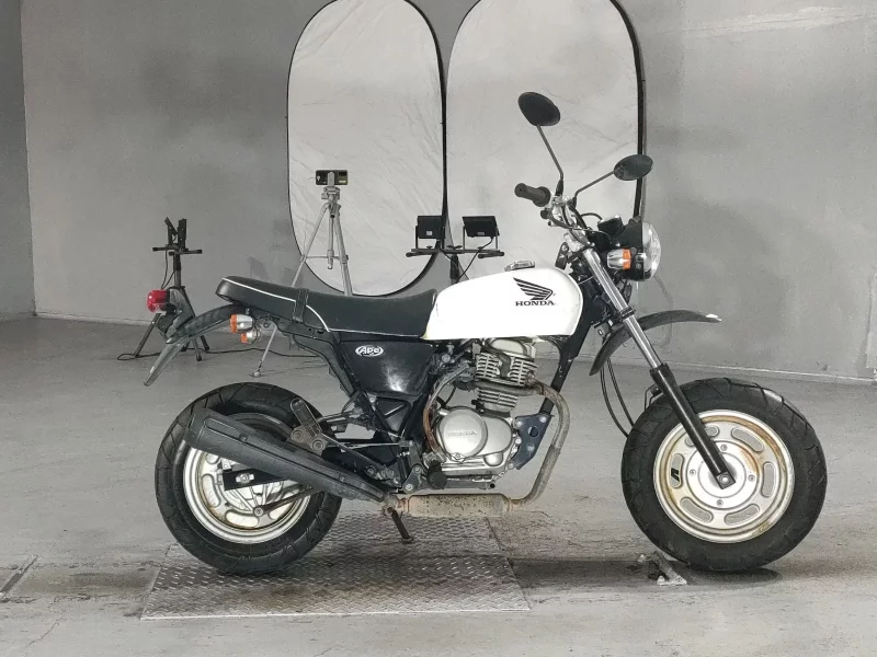 Honda APE100