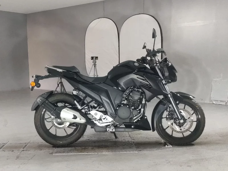 Yamaha FZ25 лот № 5352 оценка 4  с аукциона в Японии