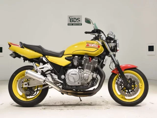 Yamaha XJR1300 лот № 8021 оценка 4  с аукциона в Японии