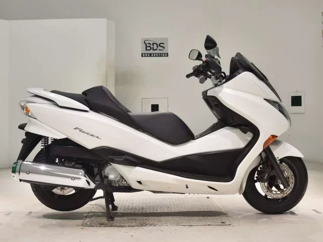 Honda FORZA Z лот № 2939 оценка 4  с аукциона в Японии
