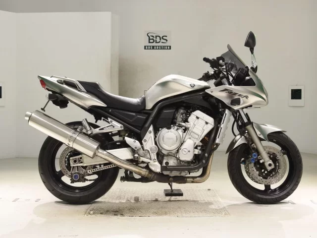Yamaha FZS1000 FEATHER лот № 5048 оценка 4  с аукциона в Японии