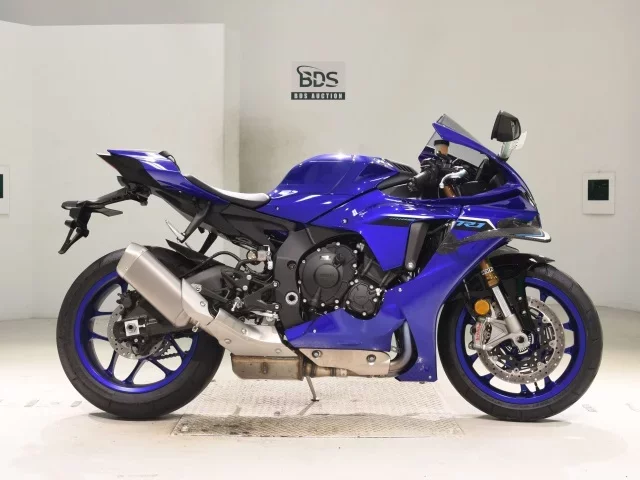 Yamaha YZF-R1 лот № 8016 оценка 7  с аукциона в Японии