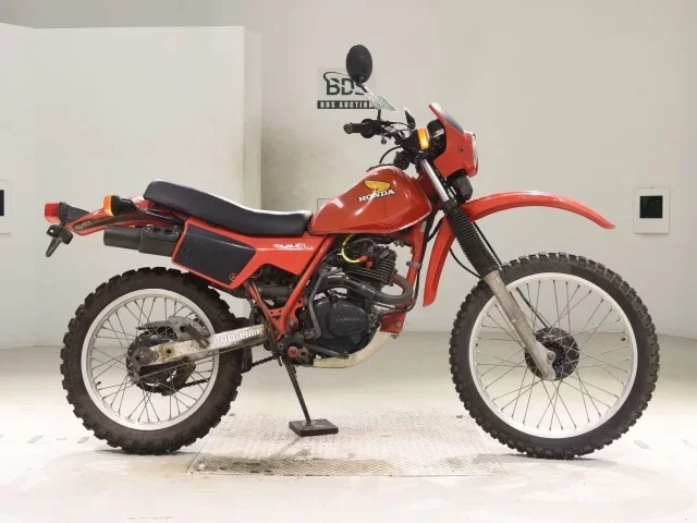 Honda XL200R лот № 5438 оценка 4  с аукциона в Японии