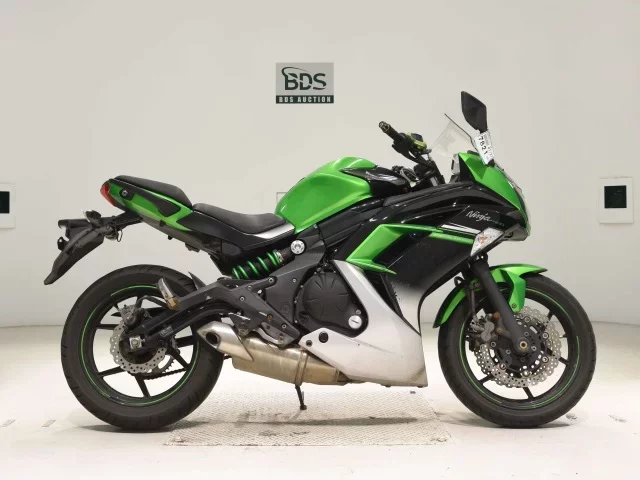 Kawasaki NINJA400 лот № 7821 оценка 4  с аукциона в Японии