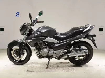 Suzuki GSR250  с аукциона в Японии