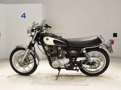 Yamaha SR400-2  с аукциона в Японии
