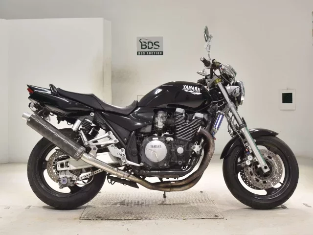 Yamaha XJR1300 лот № 2839 оценка 4  с аукциона в Японии