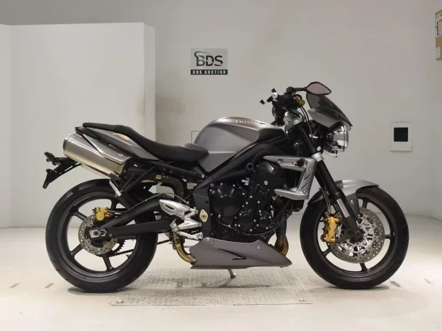 Triumph  STREET TRIPLE R лот № 0203 оценка 4  с аукциона в Японии