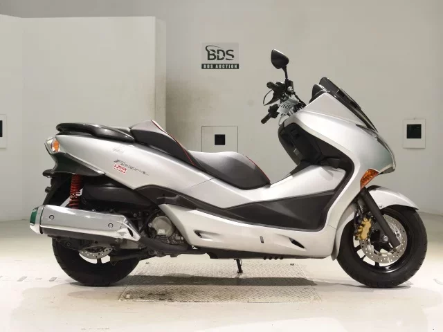 Honda FORZA Z лот № 2645 оценка 4  с аукциона в Японии