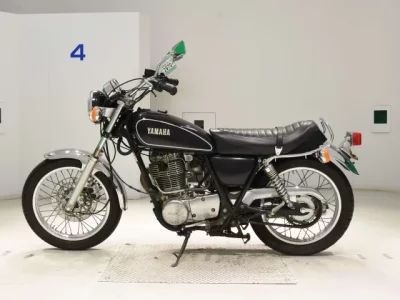 Yamaha SR400-3  с аукциона в Японии