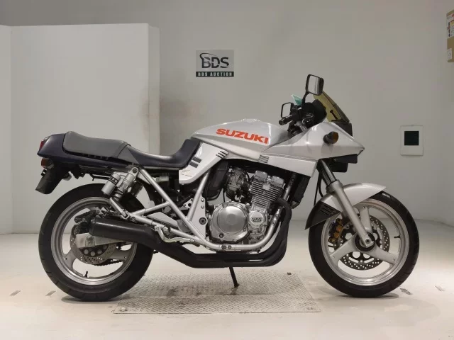 Suzuki GSX250 KATANA лот № 0333 оценка 4  с аукциона в Японии