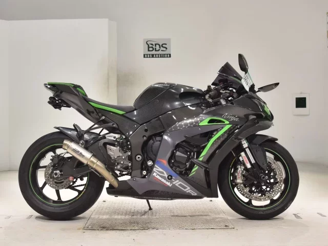 Kawasaki ZX-10RSE лот № 2659 оценка 5  с аукциона в Японии