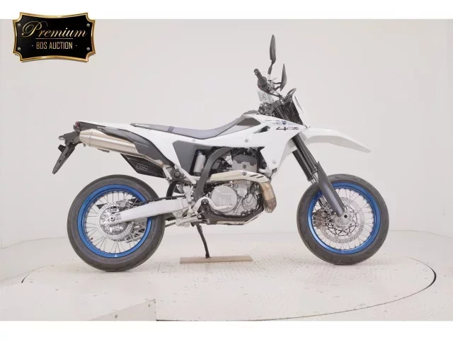 Suzuki DR-Z4SM лот № 7540 оценка 5  с аукциона в Японии