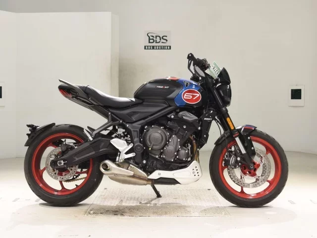 Triumph  TRIDENT 660 лот № 5378 оценка 6  с аукциона в Японии