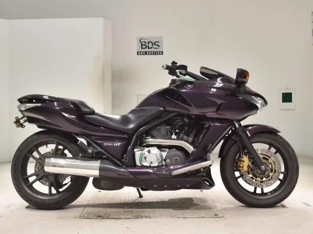 Honda DN-01 лот № 7853 оценка 4  с аукциона в Японии