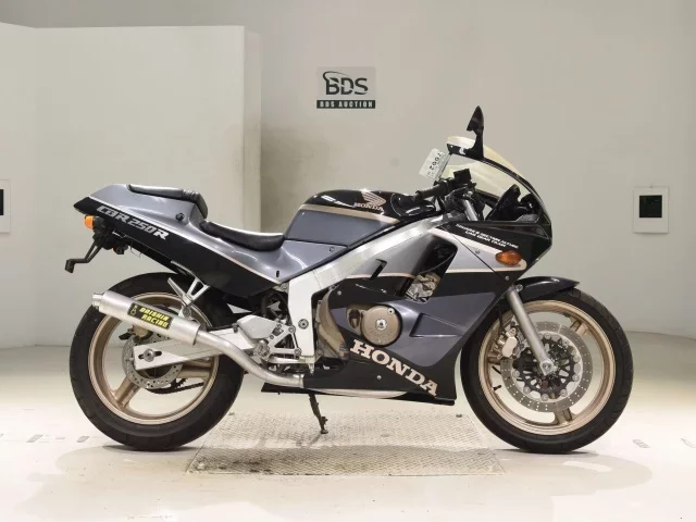 Honda CBR250R лот № 7662 оценка 4  с аукциона в Японии