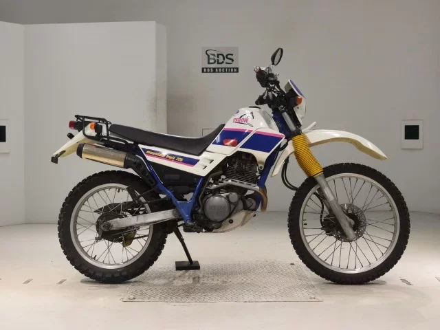 Yamaha SEROW 225-2 лот № 0401 оценка 4  с аукциона в Японии