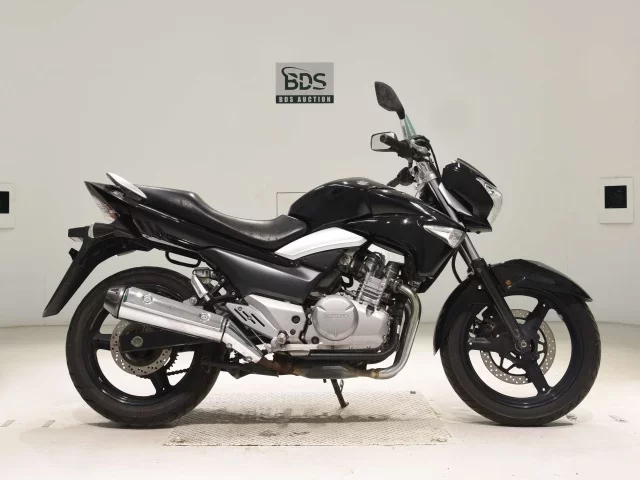 Suzuki GSR250 лот № 7891 оценка 4  с аукциона в Японии