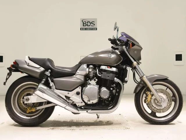 Honda X4 лот № 5078 оценка 4  с аукциона в Японии