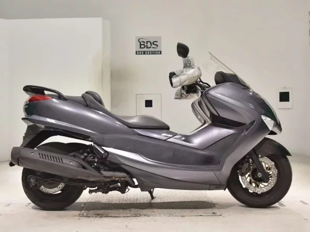 Yamaha MAJESTY 250-4 лот № 5420 оценка 4  с аукциона в Японии