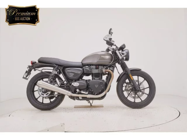 Triumph  STREET TWIN лот № 0019 оценка 6  с аукциона в Японии