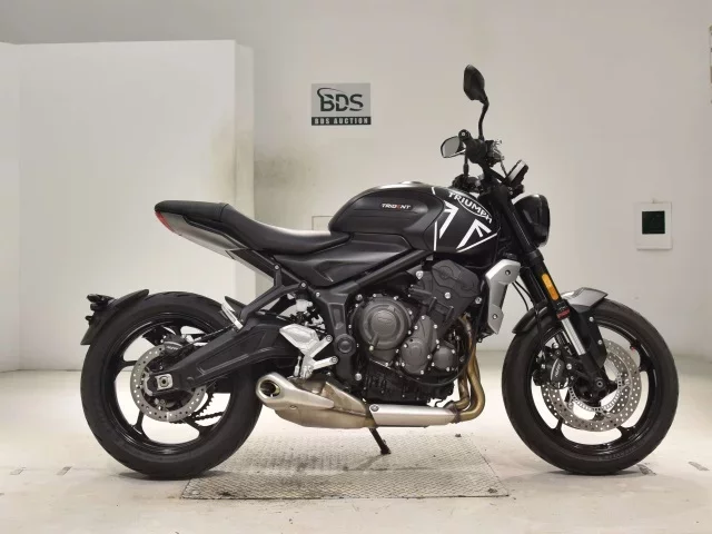 Triumph  TRIDENT 660 лот № 2628 оценка 5  с аукциона в Японии