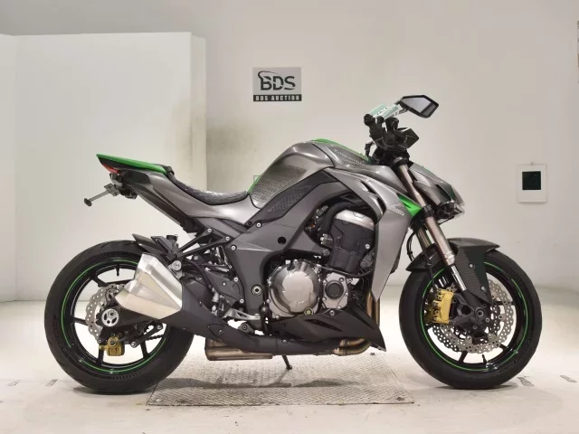 Kawasaki Z1000-5A лот № 0160 оценка 4  с аукциона в Японии