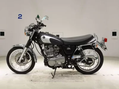 Yamaha SR400-5 лот № 3003 оценка 4  с аукциона в Японии 2