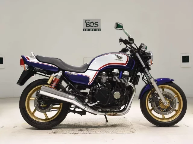 Honda CB750 лот № 7605 оценка 4  с аукциона в Японии