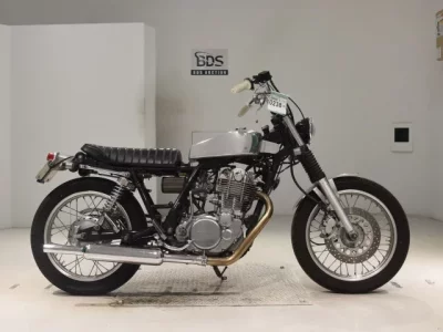 Yamaha SR400-3  с аукциона в Японии