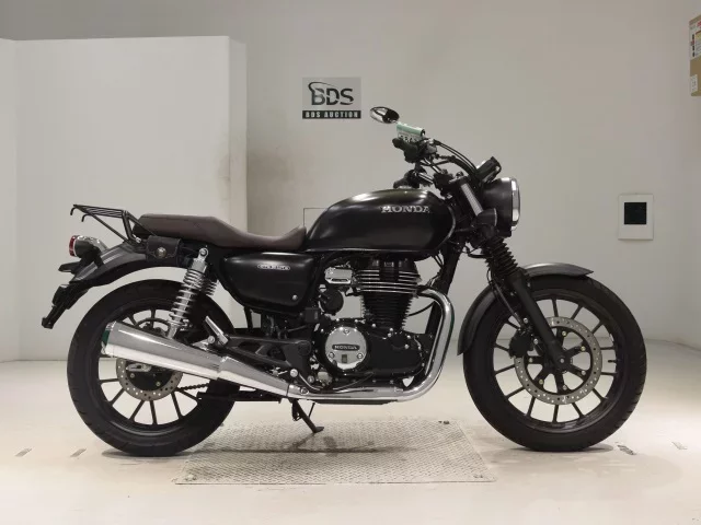 Honda GB350 лот № 2841 оценка 6  с аукциона в Японии