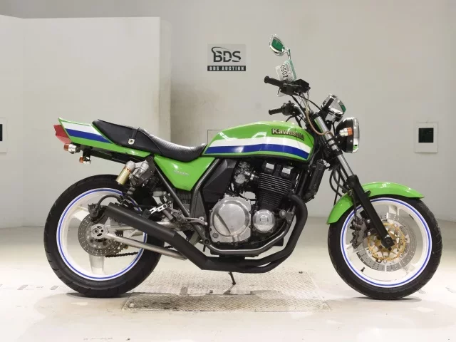 Kawasaki ZRX400 лот № 0502 оценка 4  с аукциона в Японии