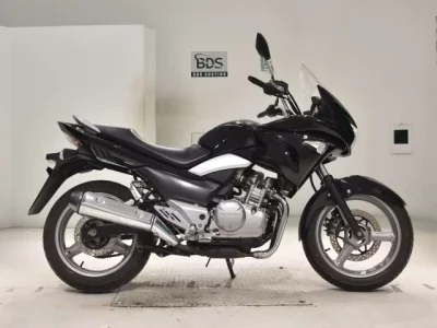 Suzuki GSR250S  с аукциона в Японии