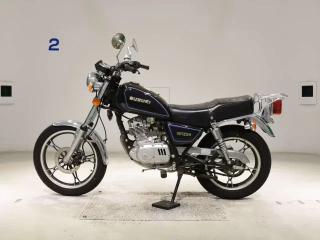 Suzuki GN125H