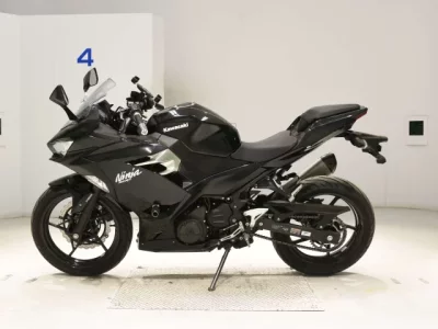 Kawasaki NINJA400-2 лот № 7749 оценка 4  с аукциона в Японии 2