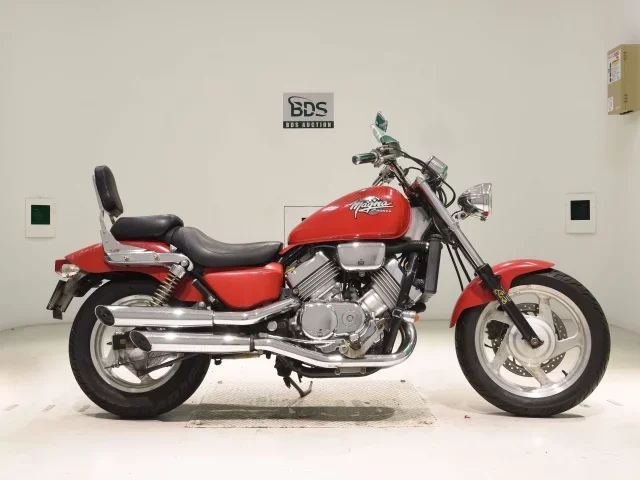 Honda MAGNA 750 лот № 7973 оценка 4  с аукциона в Японии